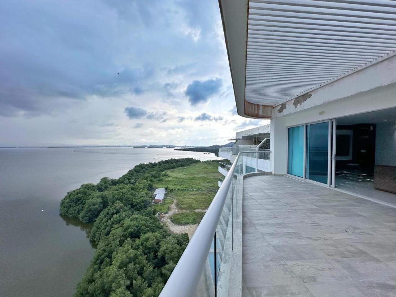 Apartamento Penthouse Exclusivo En Cielo Mar, Renta Mensual Con Vistas Panoramicas Y Confort Inigualable Cartagena